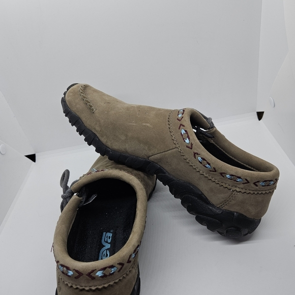 Teva Moki embroidered nubuck mocassins brown size 8 - Picture 8 of 10